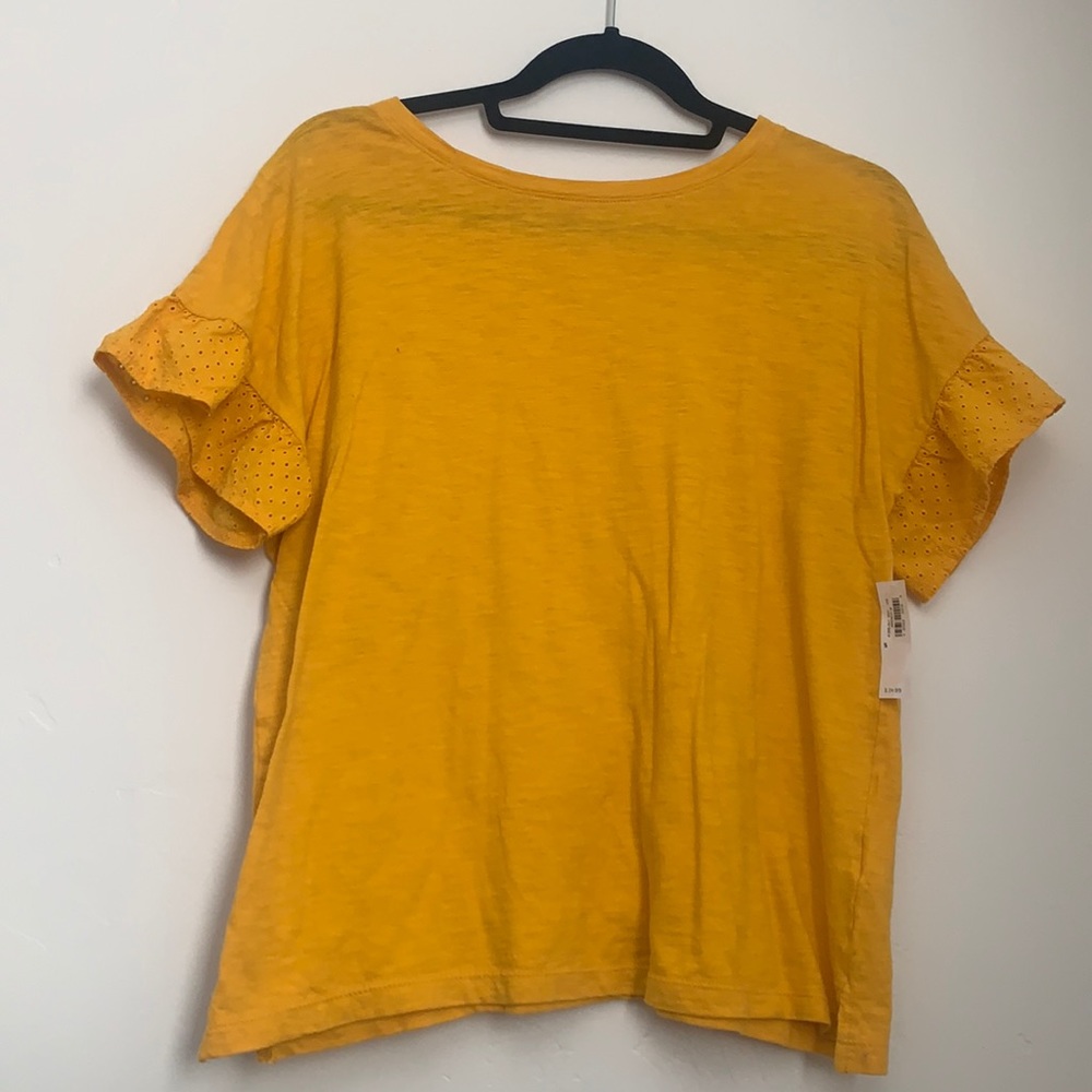 Yellow T-shirt from Old Navy size small